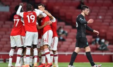 开云体育-人保持主场不败，英格尔斯大放异彩