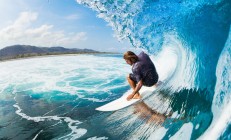 开云体育官网-非典型中锋接管比赛之夜，当戈贝尔不再是终结点