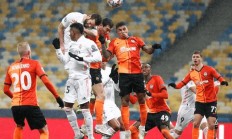 开云APP-激战再起！欧洲比赛场上风云激荡