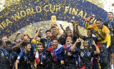 开云体育在线-皇马大胜希腊冠军，进军淘汰赛