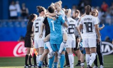 开云体育APP下载-德国女足在比赛中表现出色击败对手