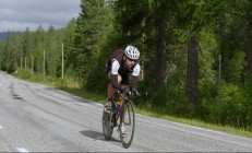 开云体育-当那不勒斯的风暴碾过欧洲红魔，阿什拉夫的利刃在别处闪亮