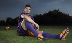 开云APP-日本队横扫丹麦队，辛杜点燃赛场，羽球盛宴中的东方力量与巨星光芒