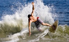 开云体育平台APP-逆袭的银色闪电，周冠宇驾驶雷诺赛车统治银石，红牛王朝遭遇历史性溃败