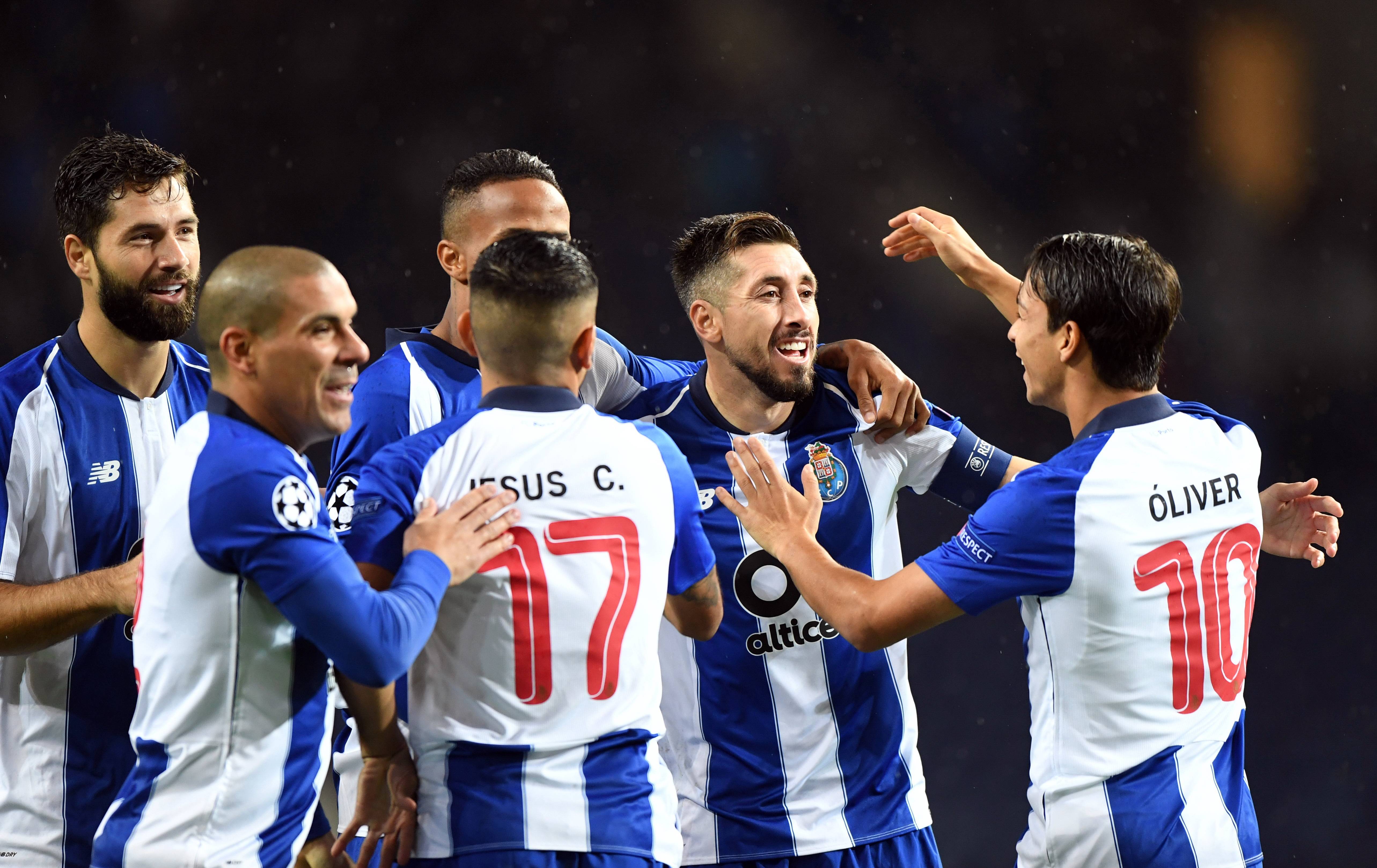 葡萄牙波尔图队奔向最终决赛 葡萄牙波尔图队奔向最终决赛