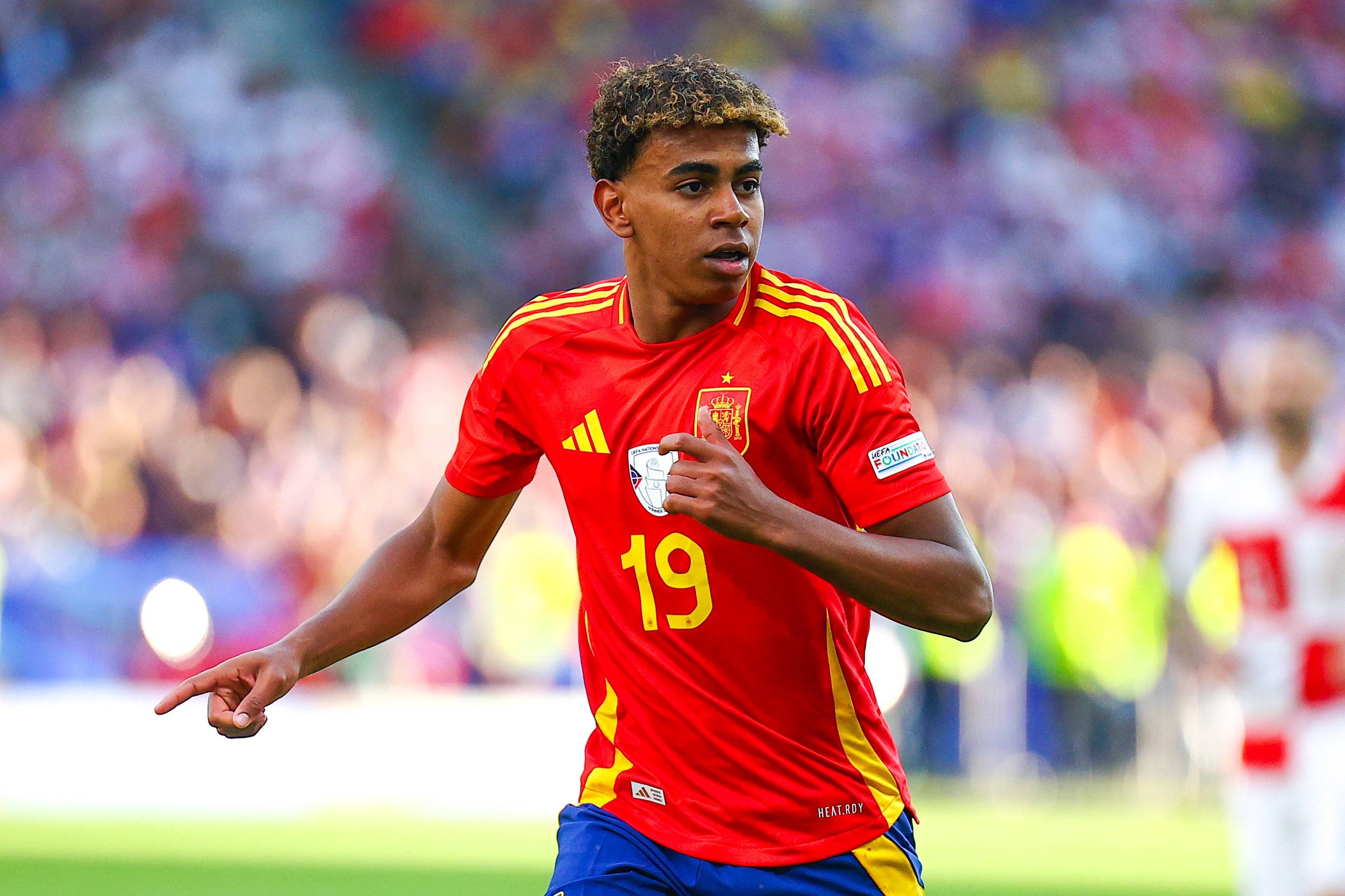 葡萄牙前锋灵活突破，率队获得关键胜利