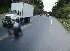 MAD碾压BRO，Uzi极限生还后反打峡谷大战小组赛，留下经典瞬间的简单介绍