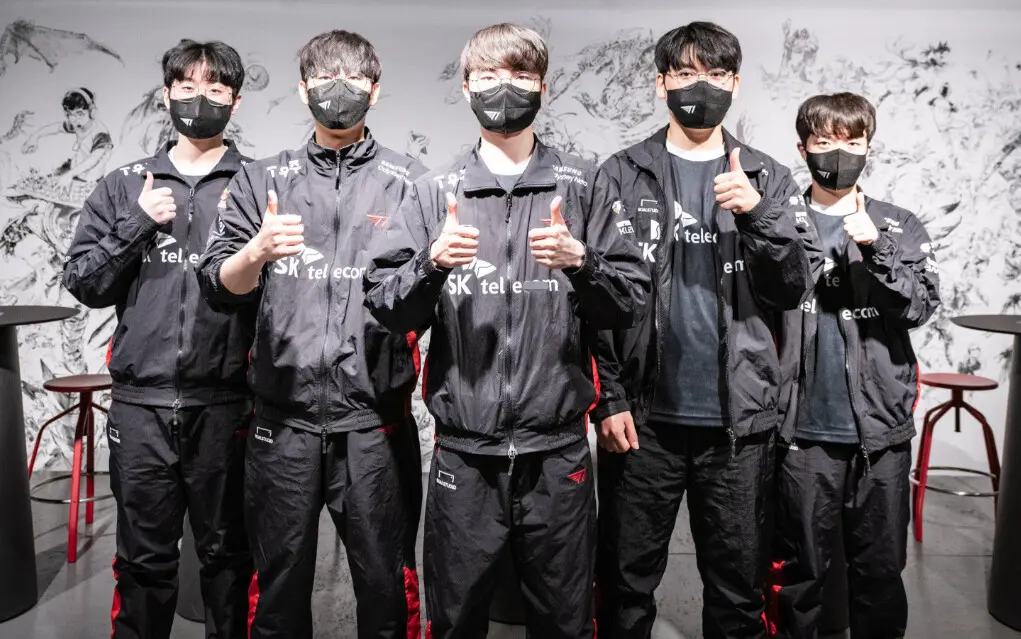 包含SHR力克100T，Viper开启传奇时刻焦点之战淘汰赛，成为赛场最大亮点的词条