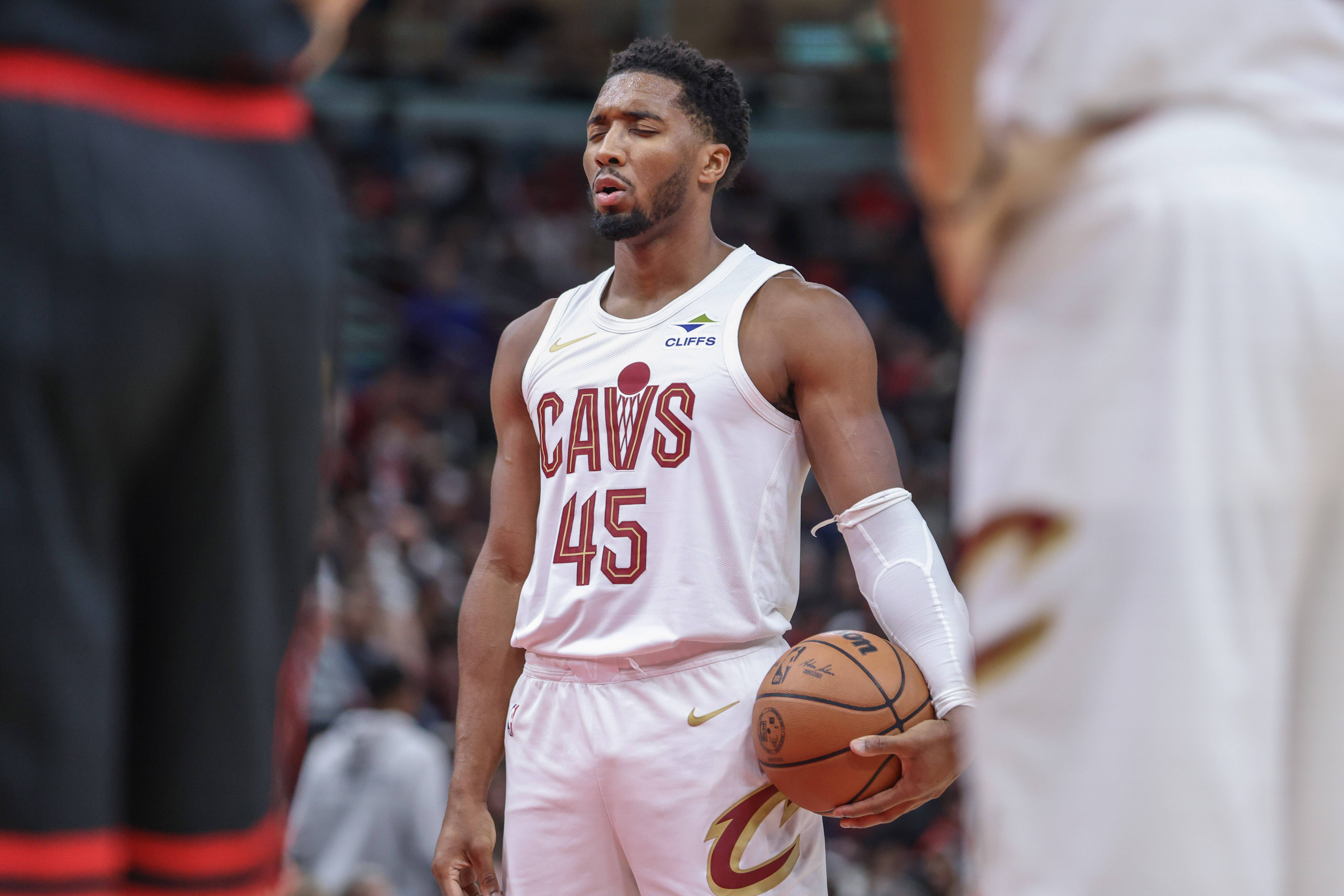 鹈鹕战胜骑士，连胜达到三场