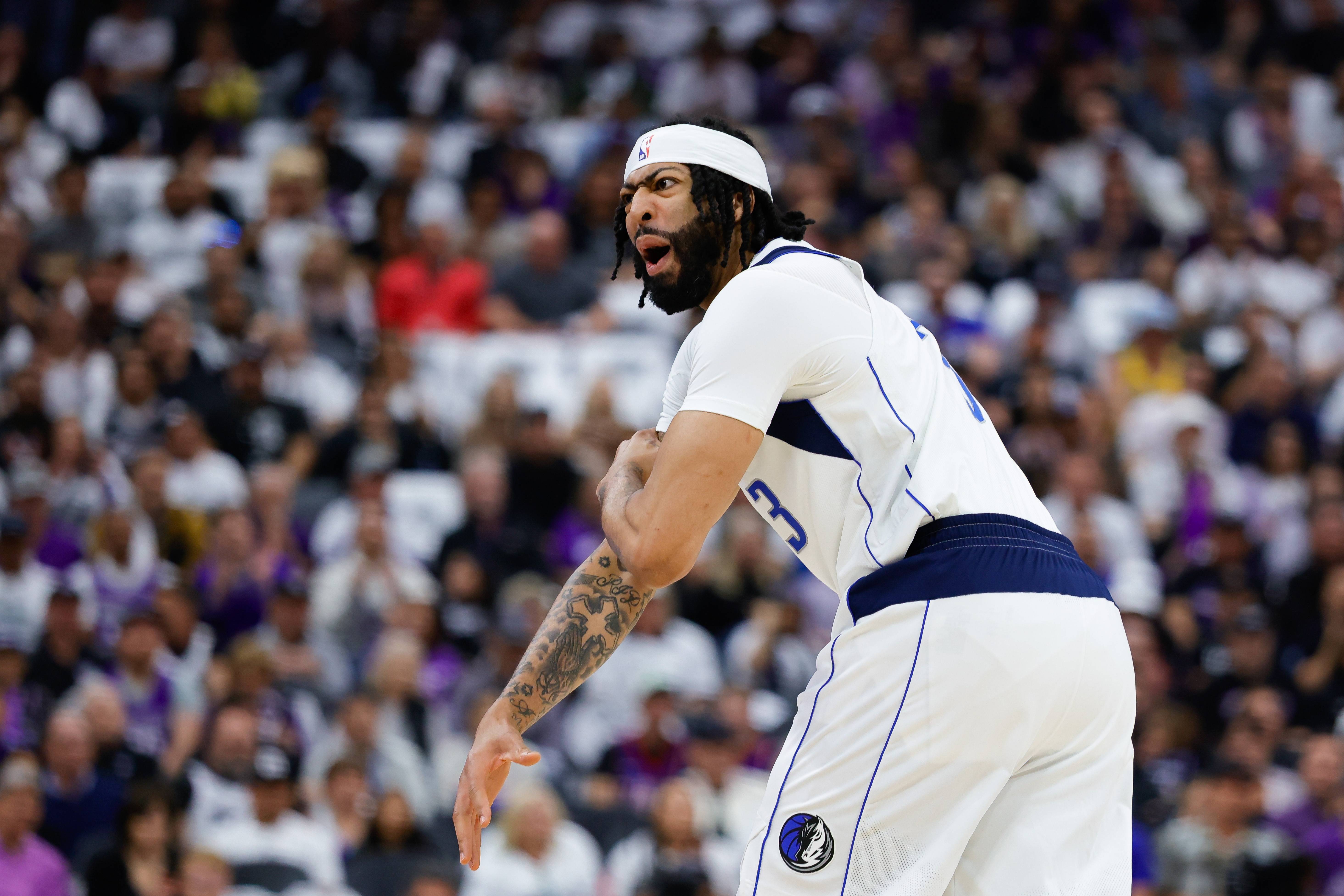 独行侠险胜马刺，卢卡斯21分带领的简单介绍