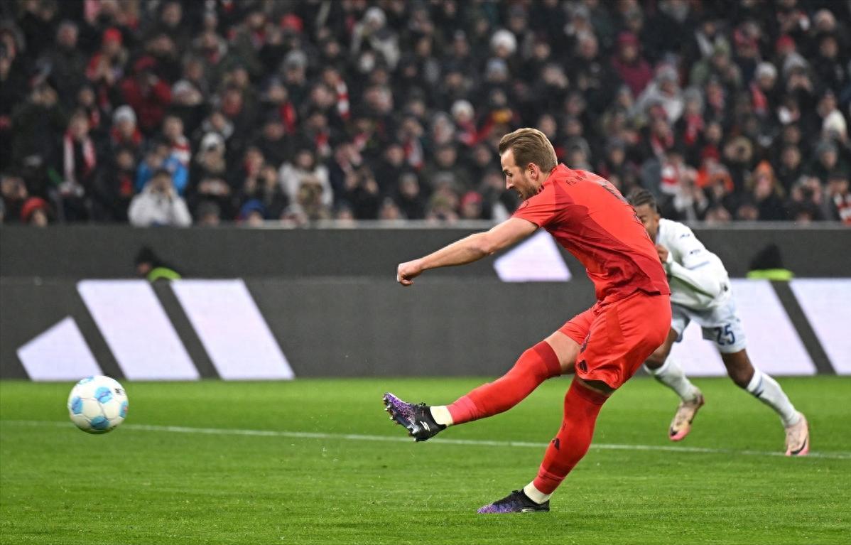 欧冠比赛中一场世纪之战引人瞩目