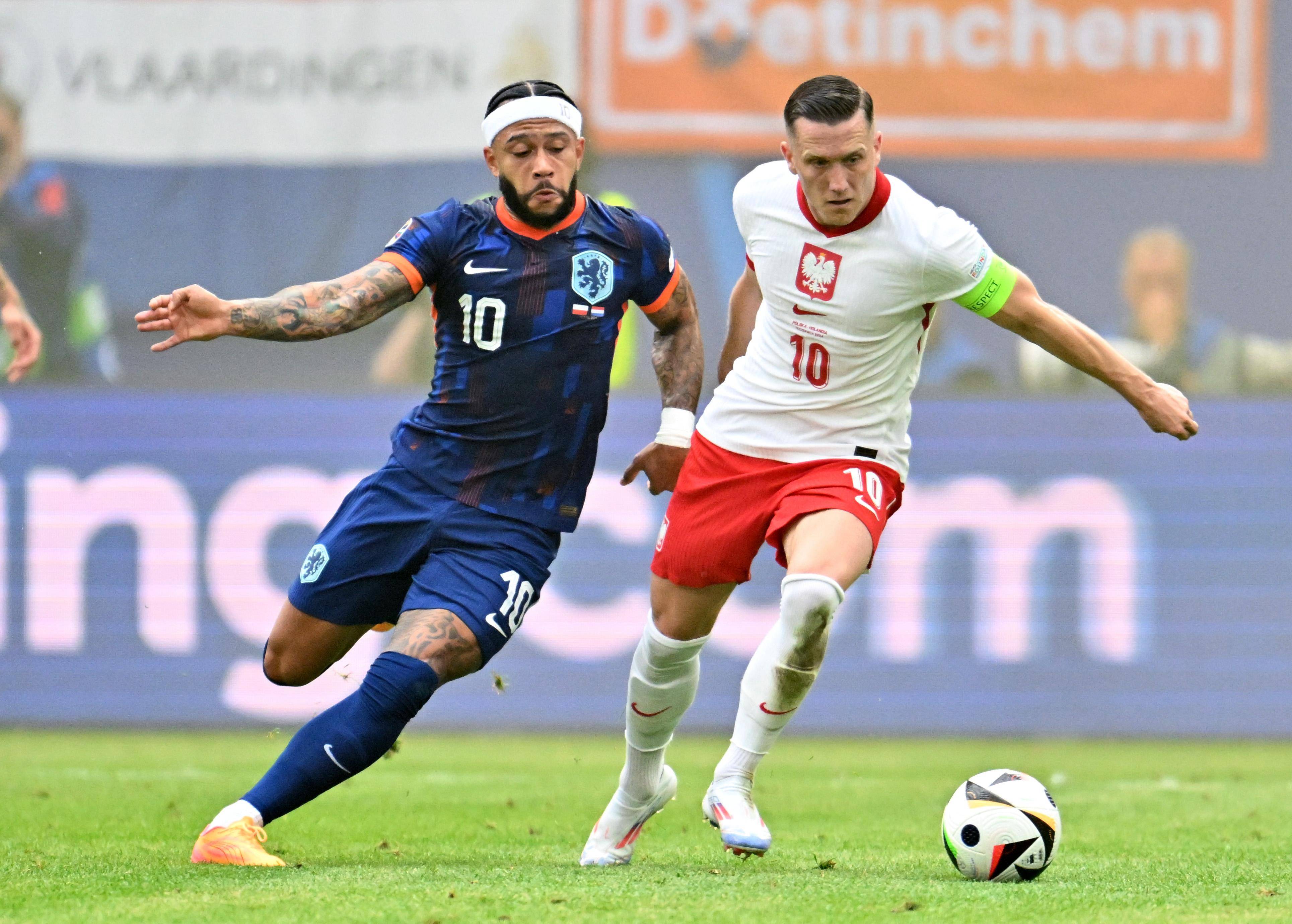 荷兰队胜乌克兰队，晋级欧洲杯半决赛