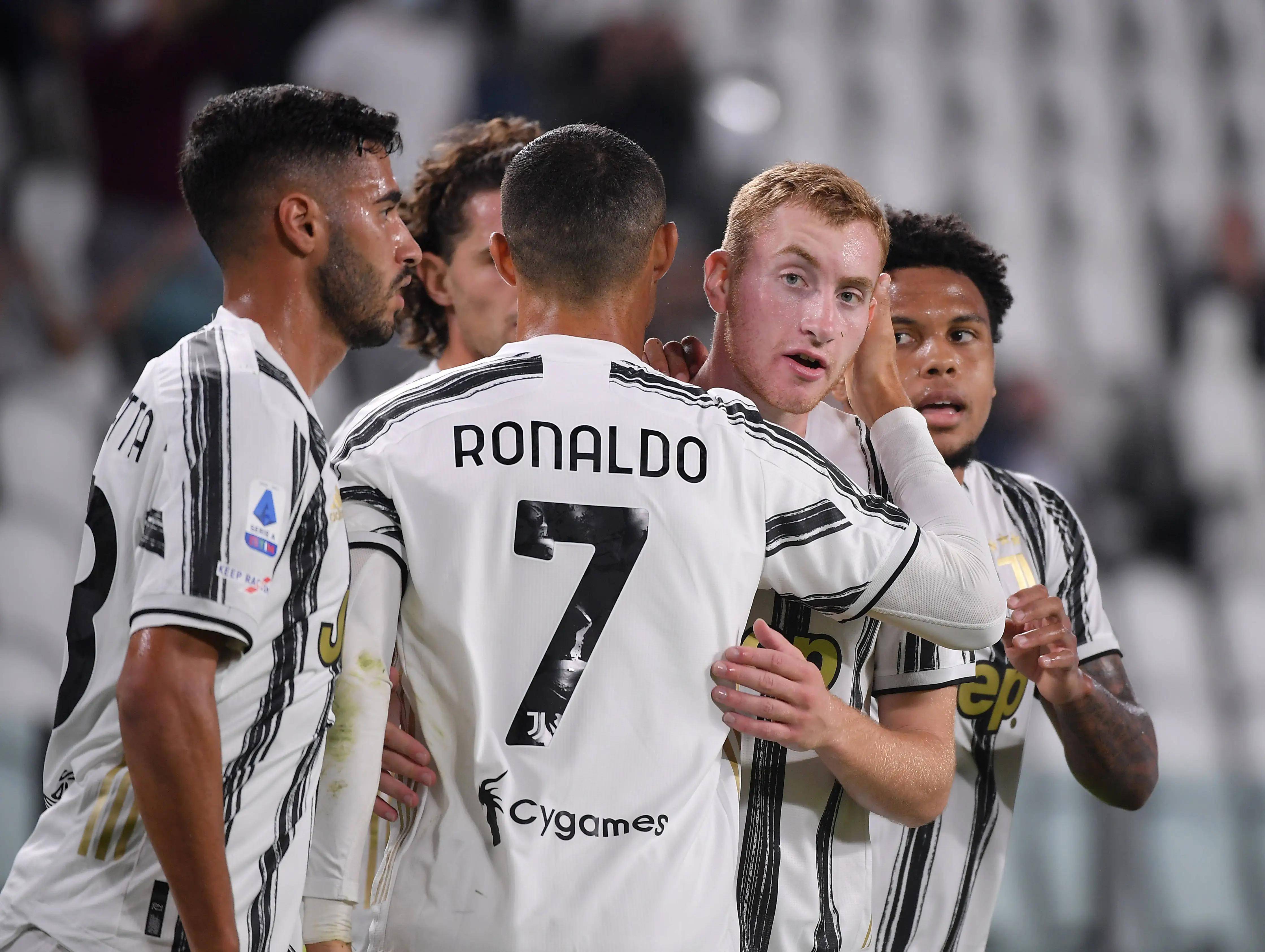 尤文图斯主场大胜，发挥出色锁定小组头名