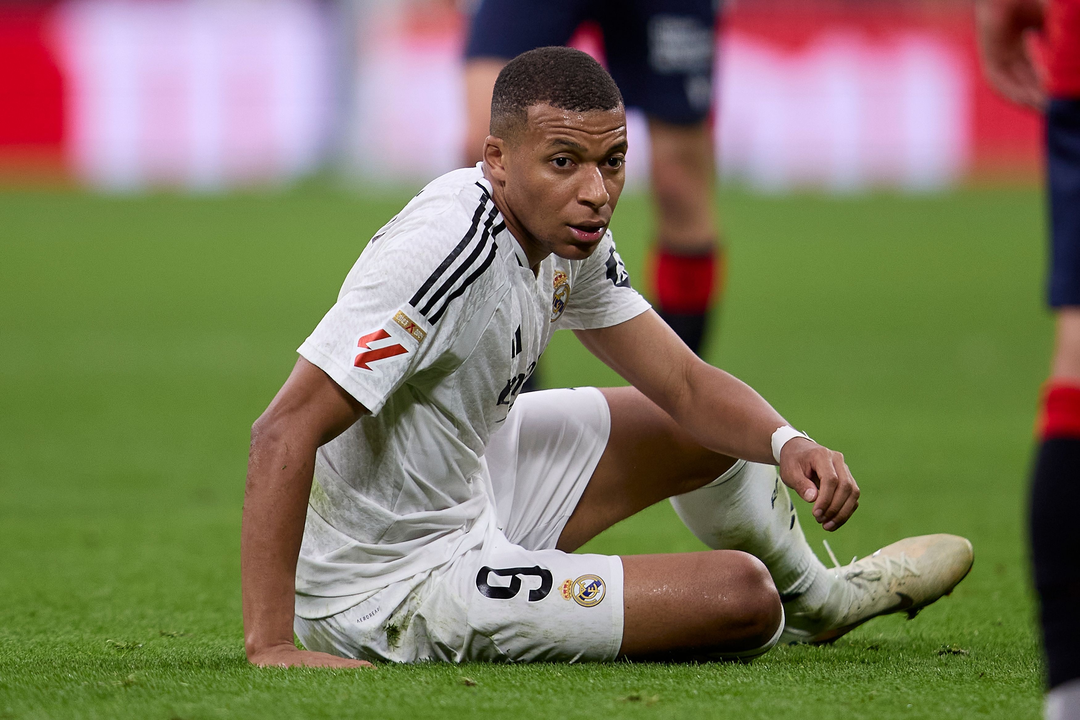 包含利物浦0-2不敌巴黎，欧冠四强梦碎的词条