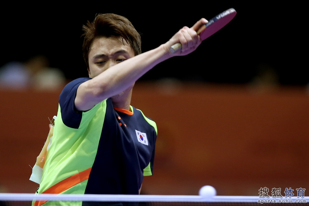 英格兰队险胜中国队，许昕带队取胜