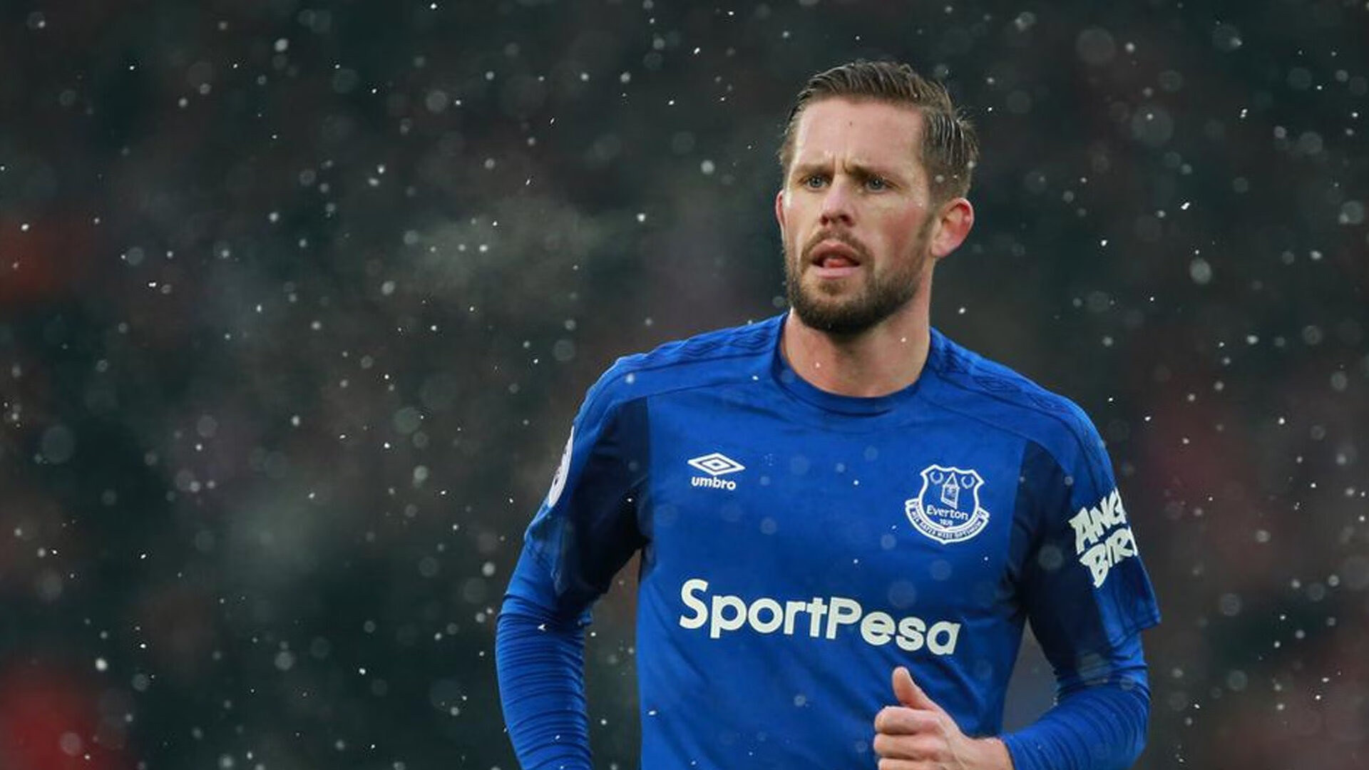 跨洋巅峰对决，恩比德50分超级爆发，雄鹿队正面击溃广东队彰显NBA统治力