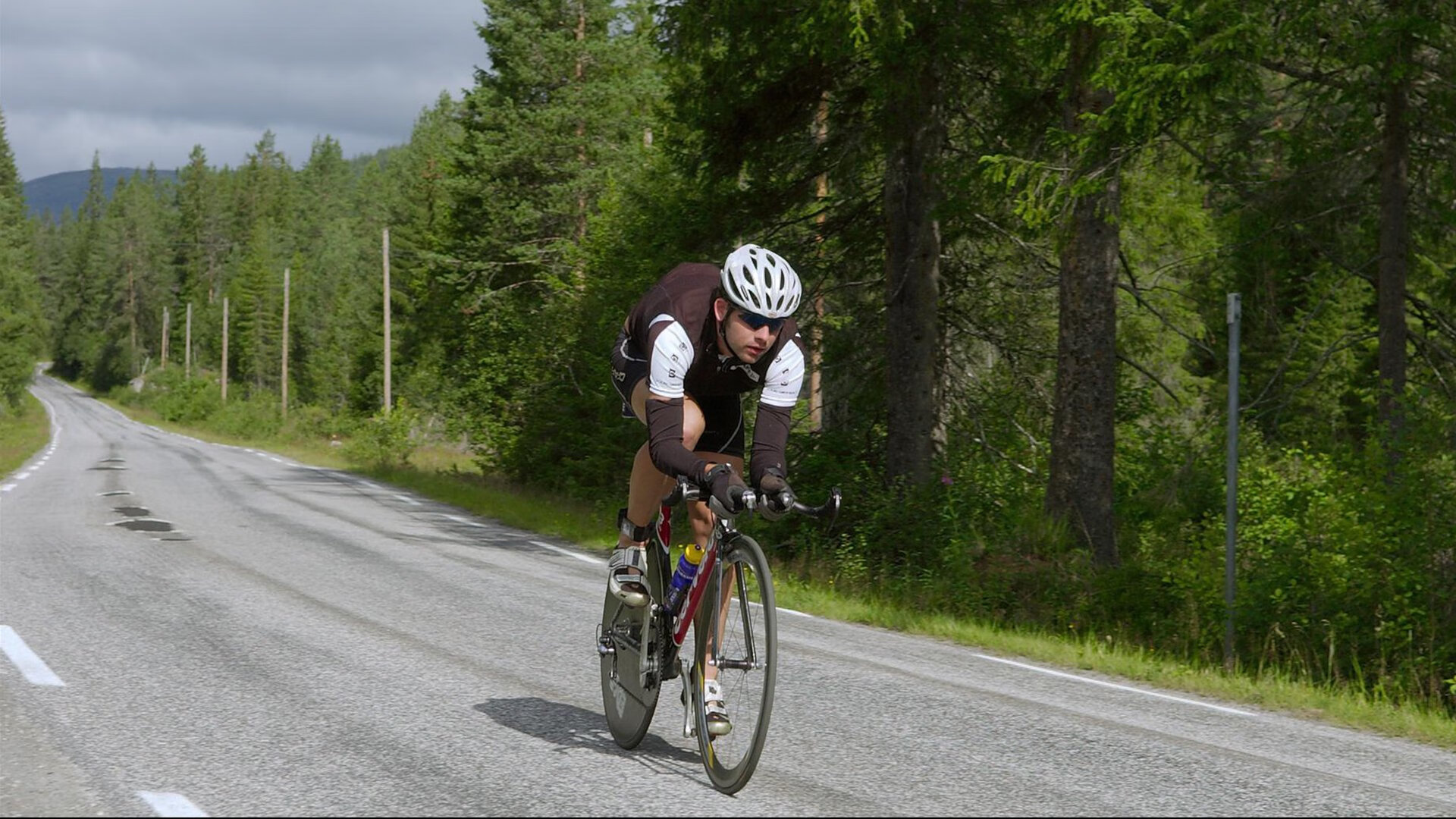 当那不勒斯的风暴碾过欧洲红魔,阿什拉夫的利刃在别处闪亮