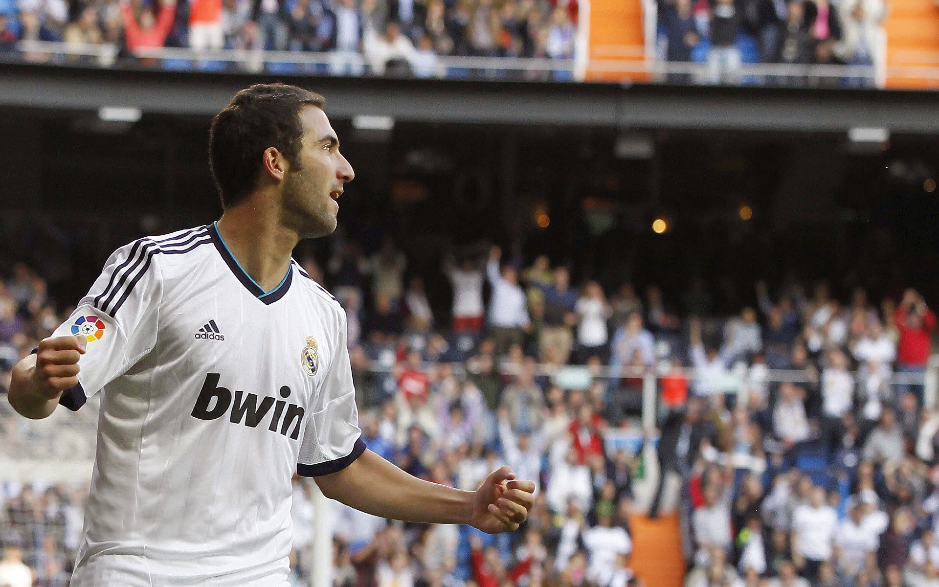 跨越时空的胜利之火，从德国队到辛杜，赛场如何被点燃