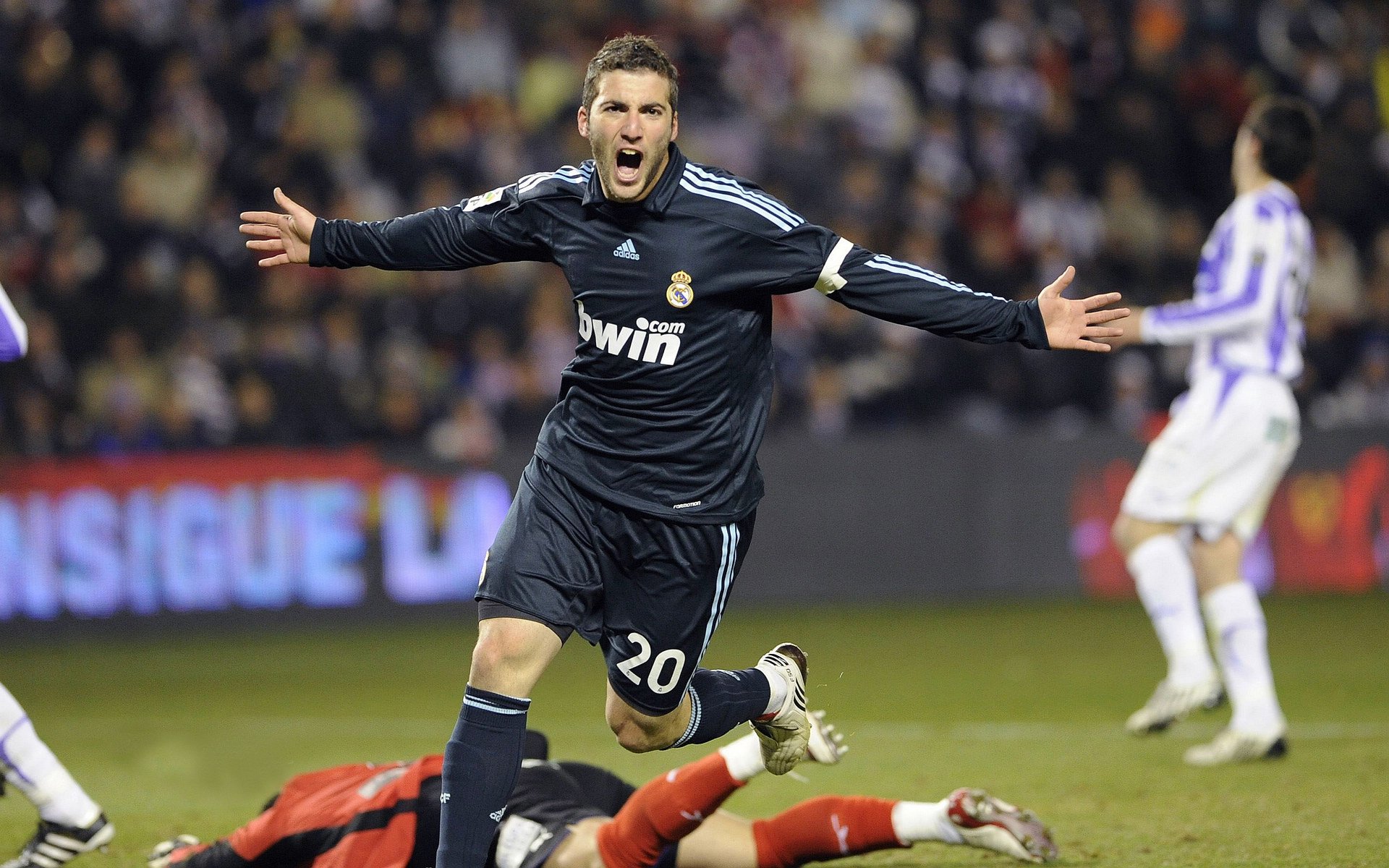 他赢着,他们输着,石宇奇的火焰,为何照不亮中国队的天空?